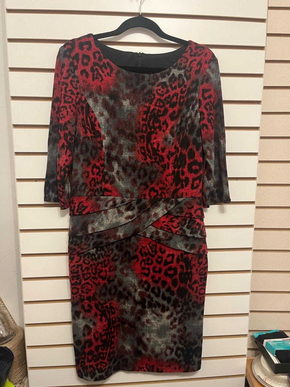 🧡 3/$15 Frank Lyman Design Red and Black Leopard Knit Dress
